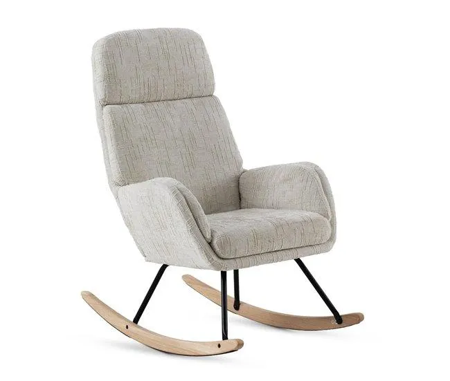 Balanço estofado em chenille branco e pernas metálicas