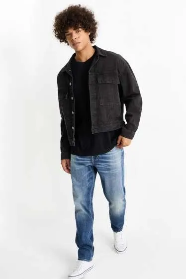 Relaxed tapered jeans