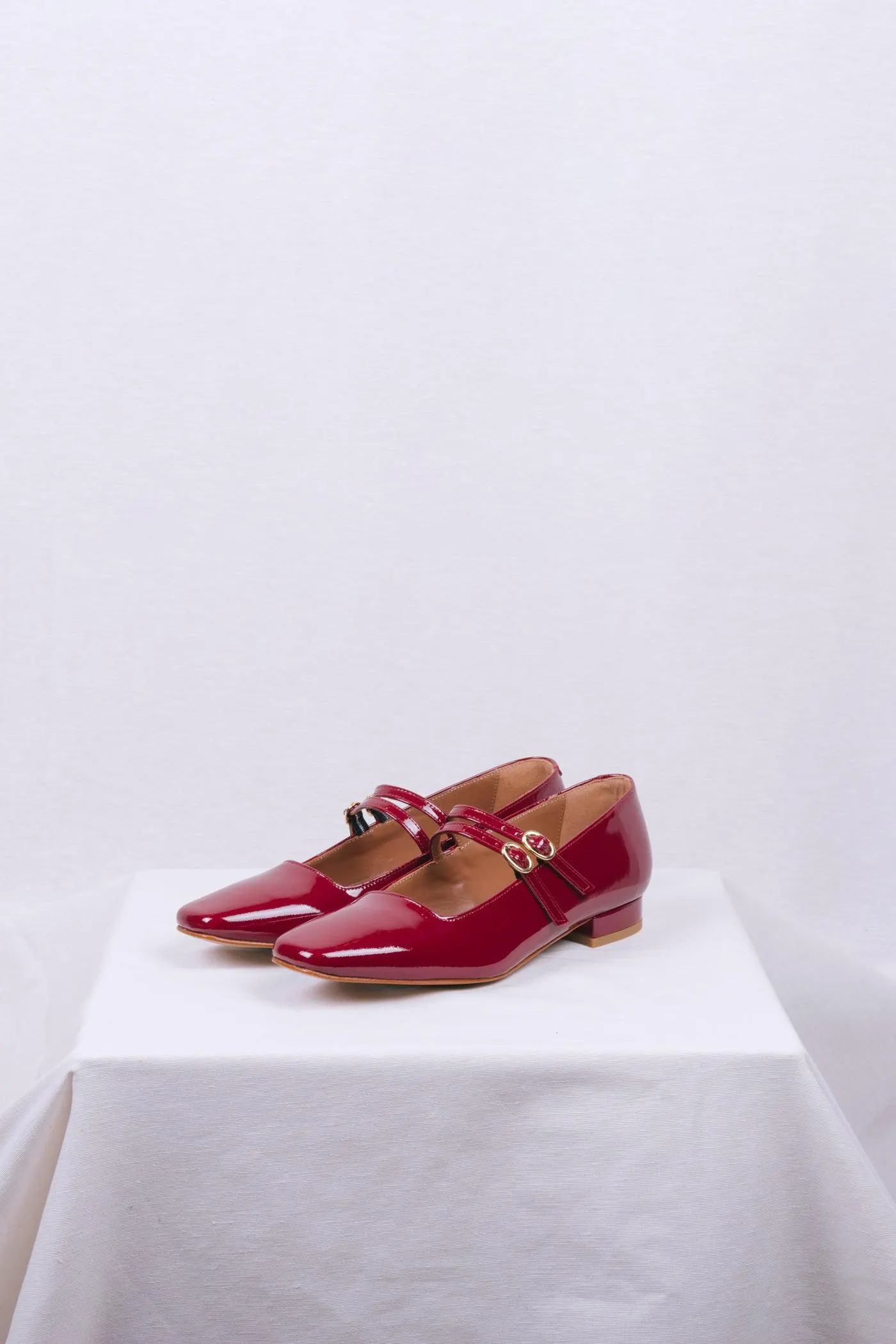 Sabrinas Mary Jane rasas em verniz - bordeaux