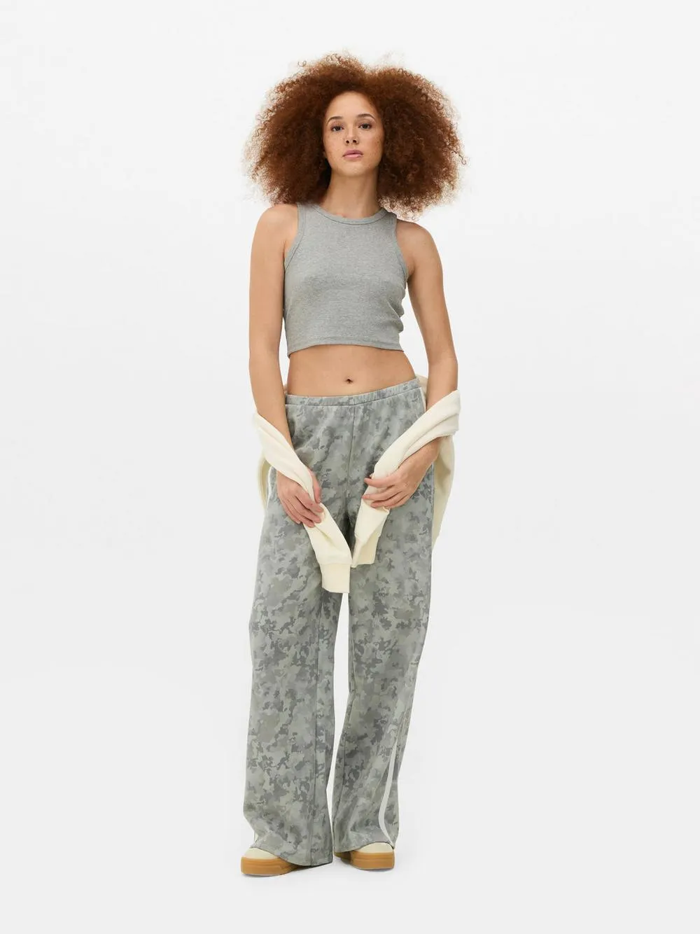 Calças treino padrão camuflado riscas laterais