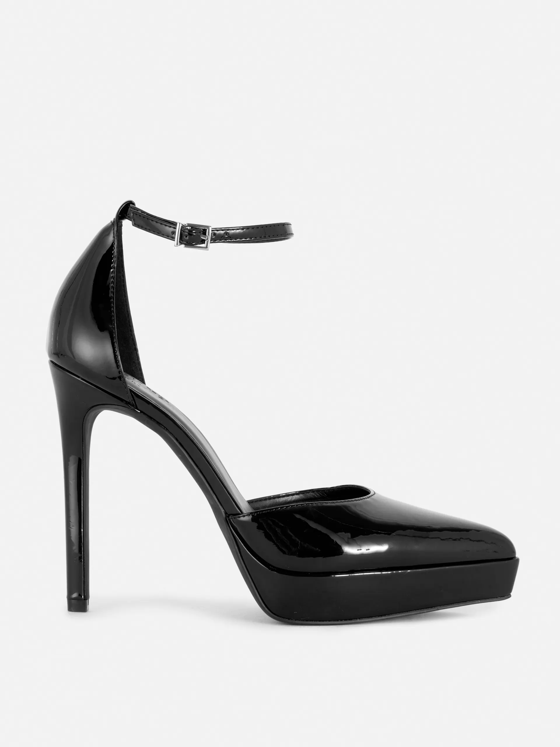 Sapatos salto alto plataforma biqueira pontiaguda Rita Ora