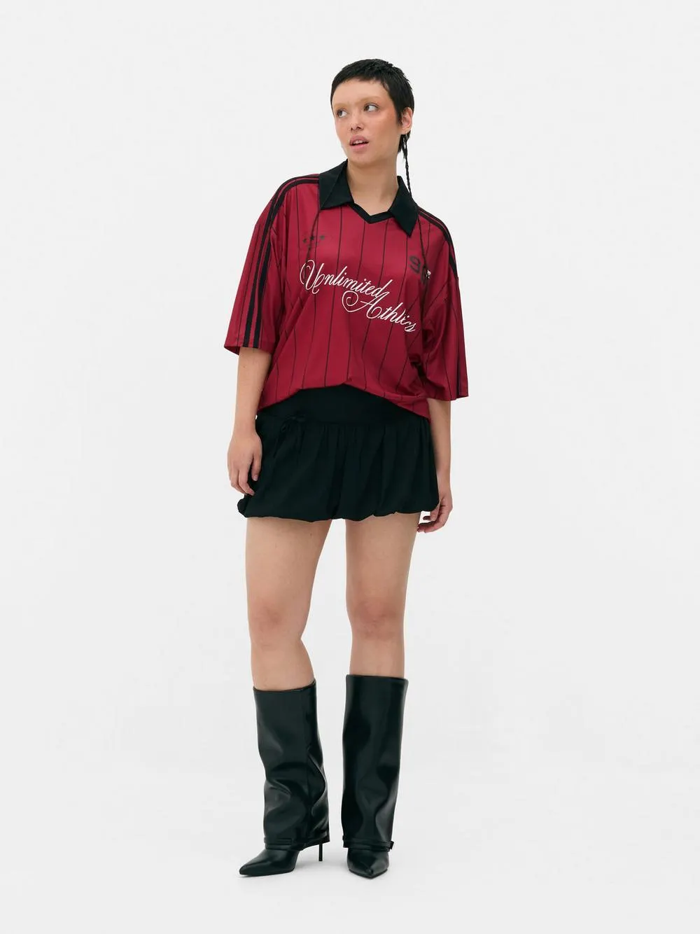 T-shirt universitária larga