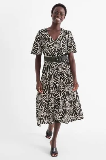 Viscose dress with V-neck and belt - patterned