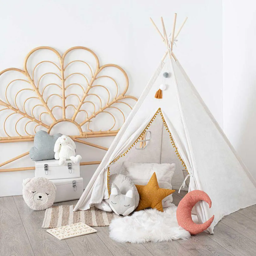 Tenda TIPI branca com pompons