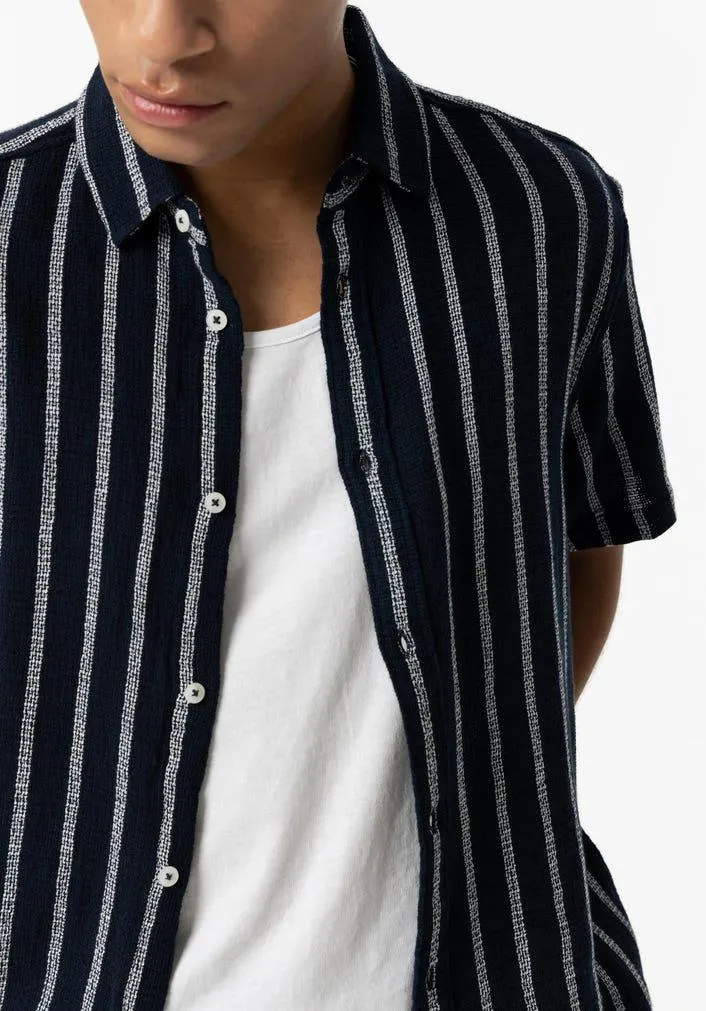 Camisa Regular Fit às Riscas com Estrutura