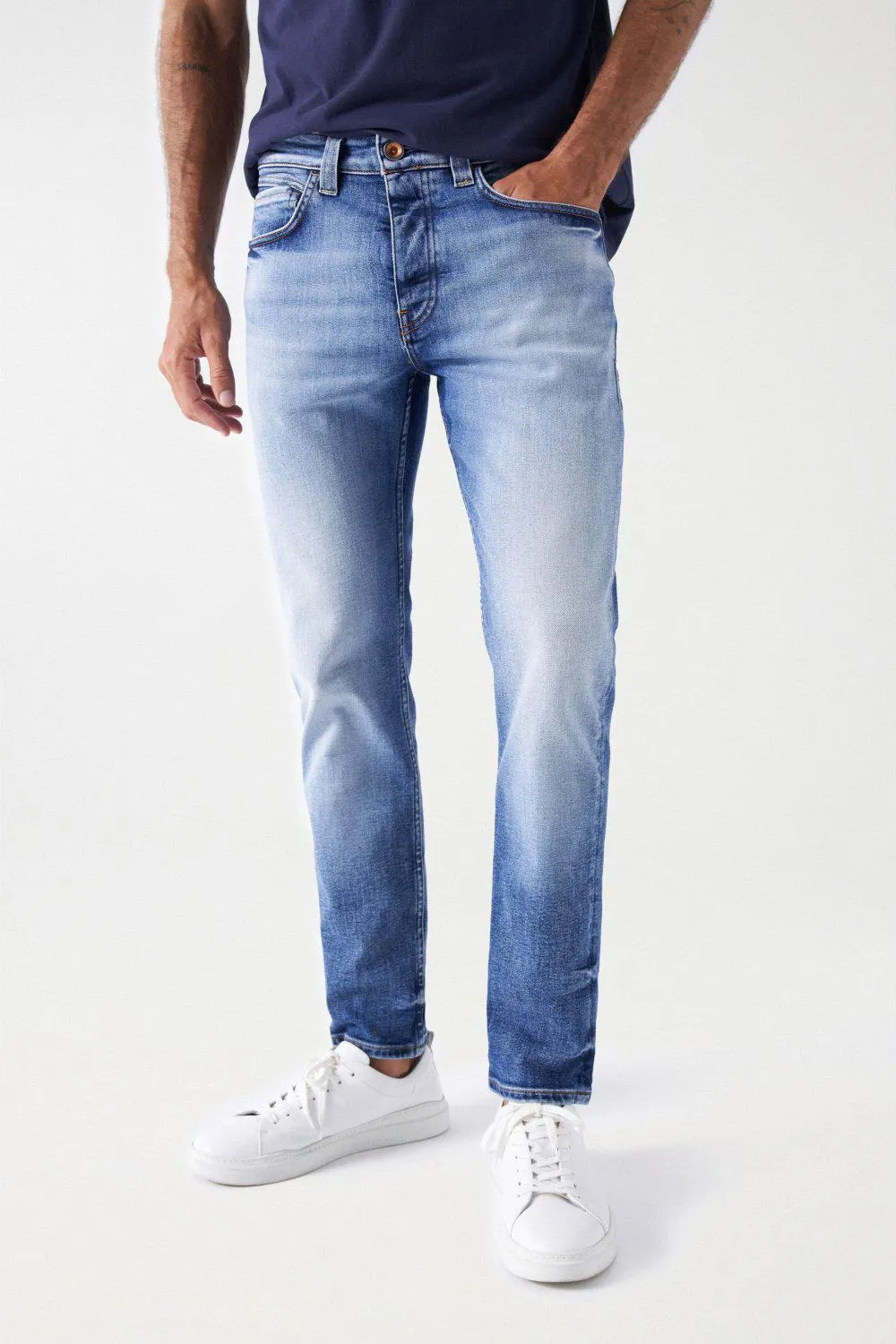 JEANS SLIM CRAFT SERIES COM BOTÃO EM COBRE