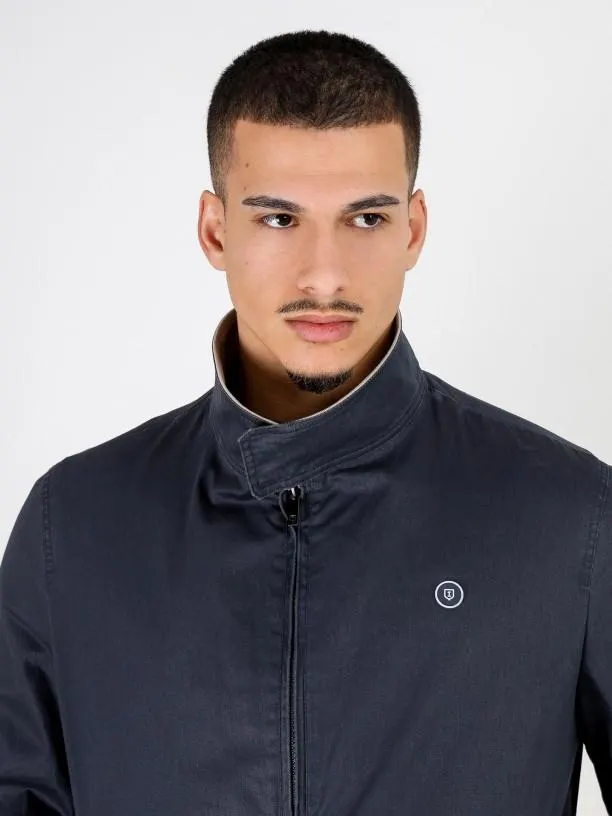 Blusão liso de algodão com gola levantada