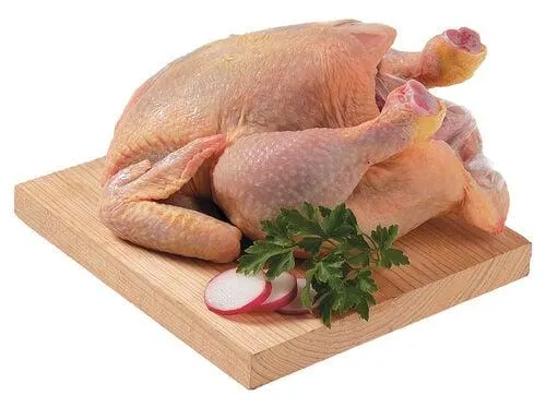 frango inteiro com miúdos em saco auchan kg