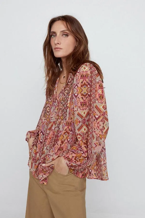 Blusa canesú bordado