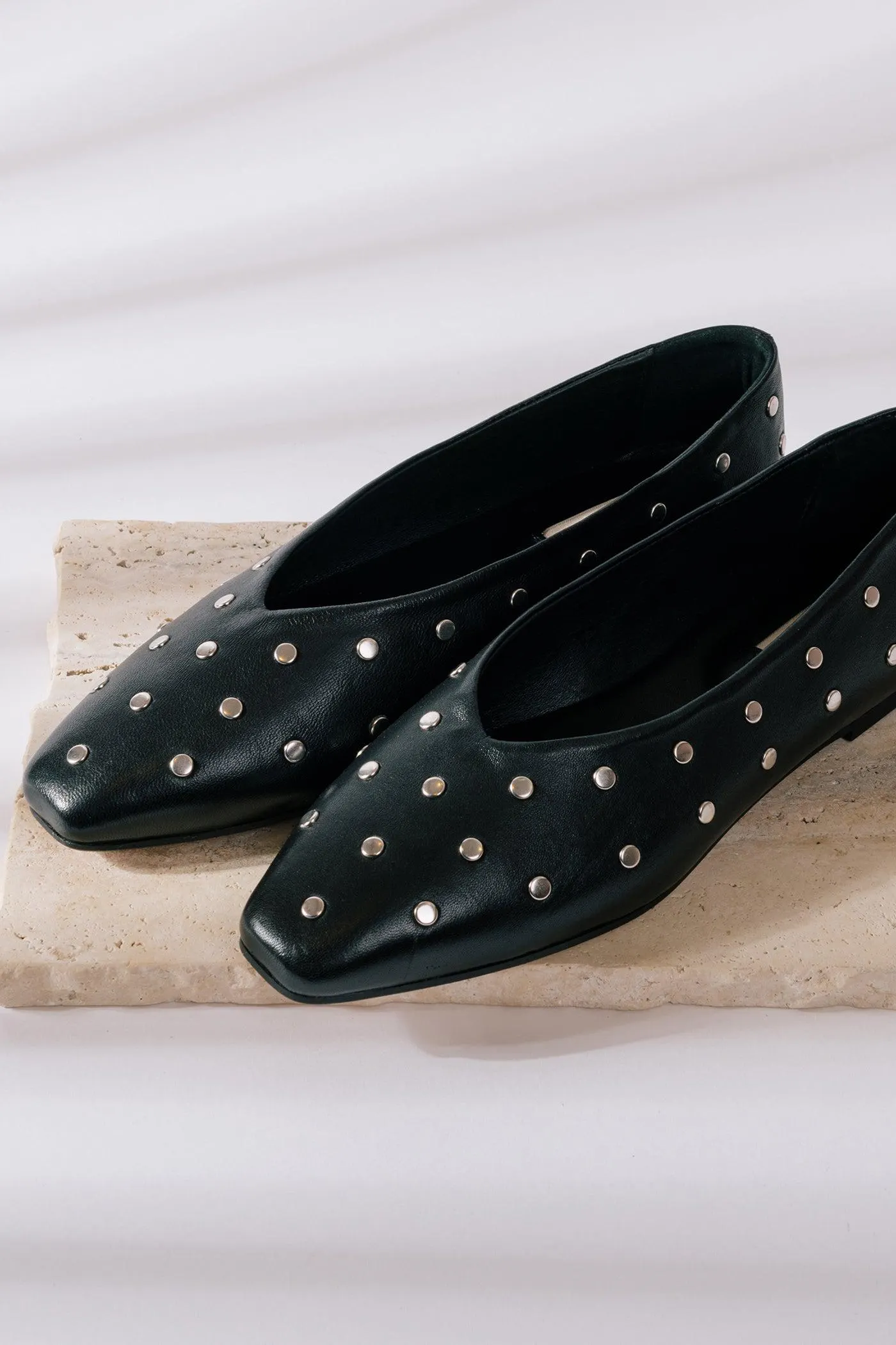 Sabrinas com tachas em pele Black