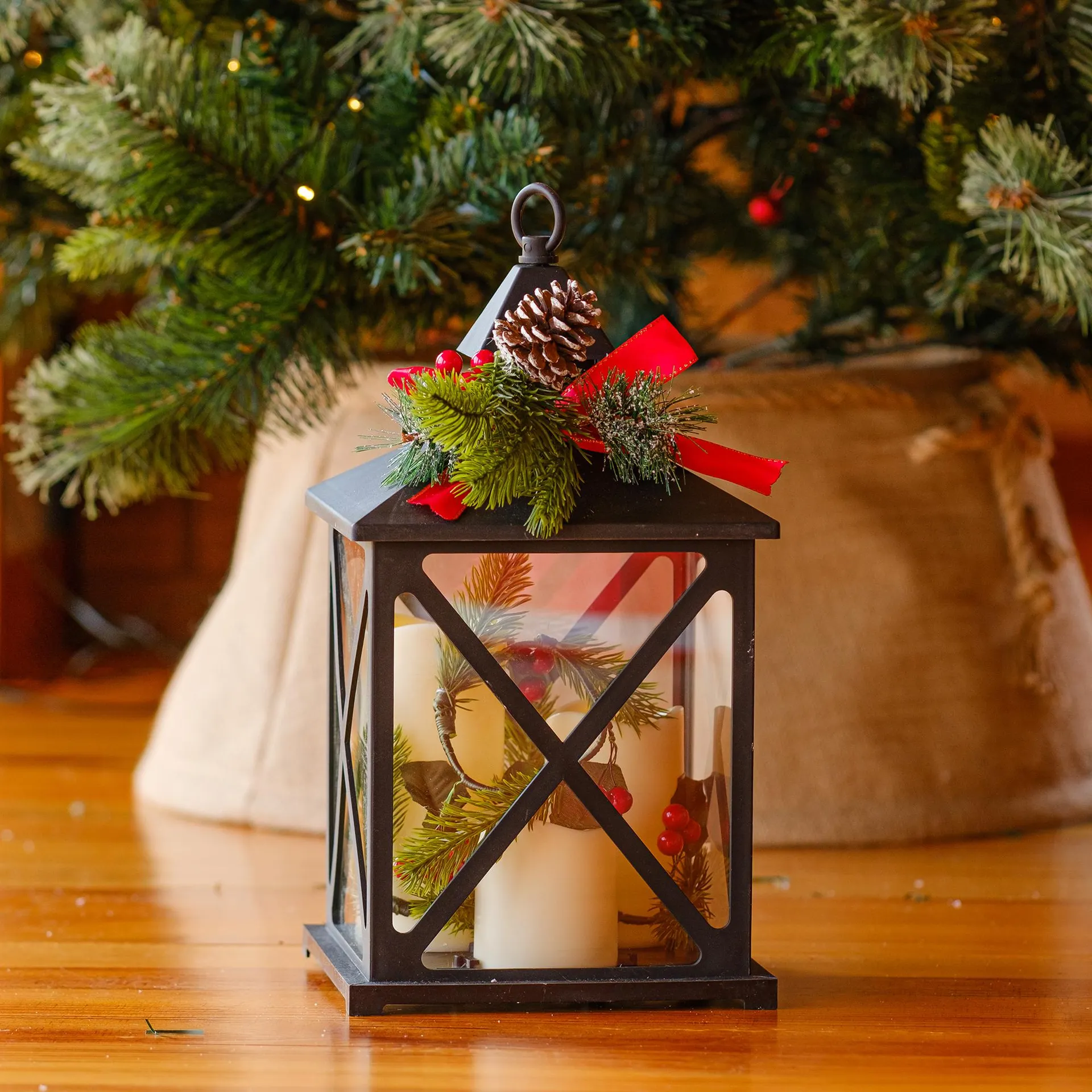 Lanterna Decorativa Com Bagas 36cm