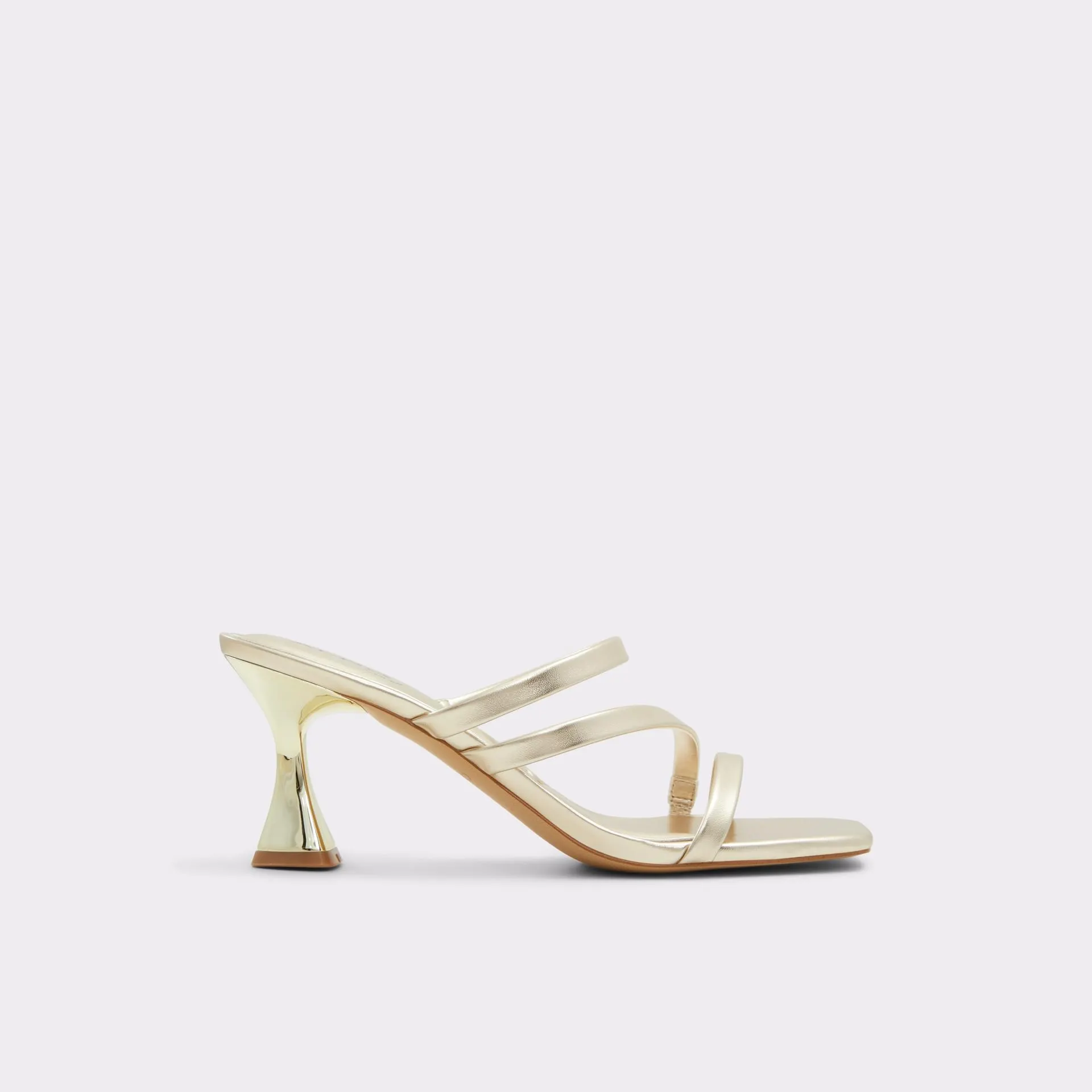 Mules em dourado, salto fino - JEWELLA