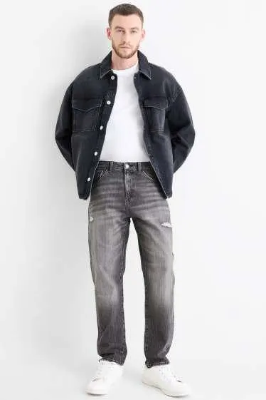 Relaxed tapered jeans