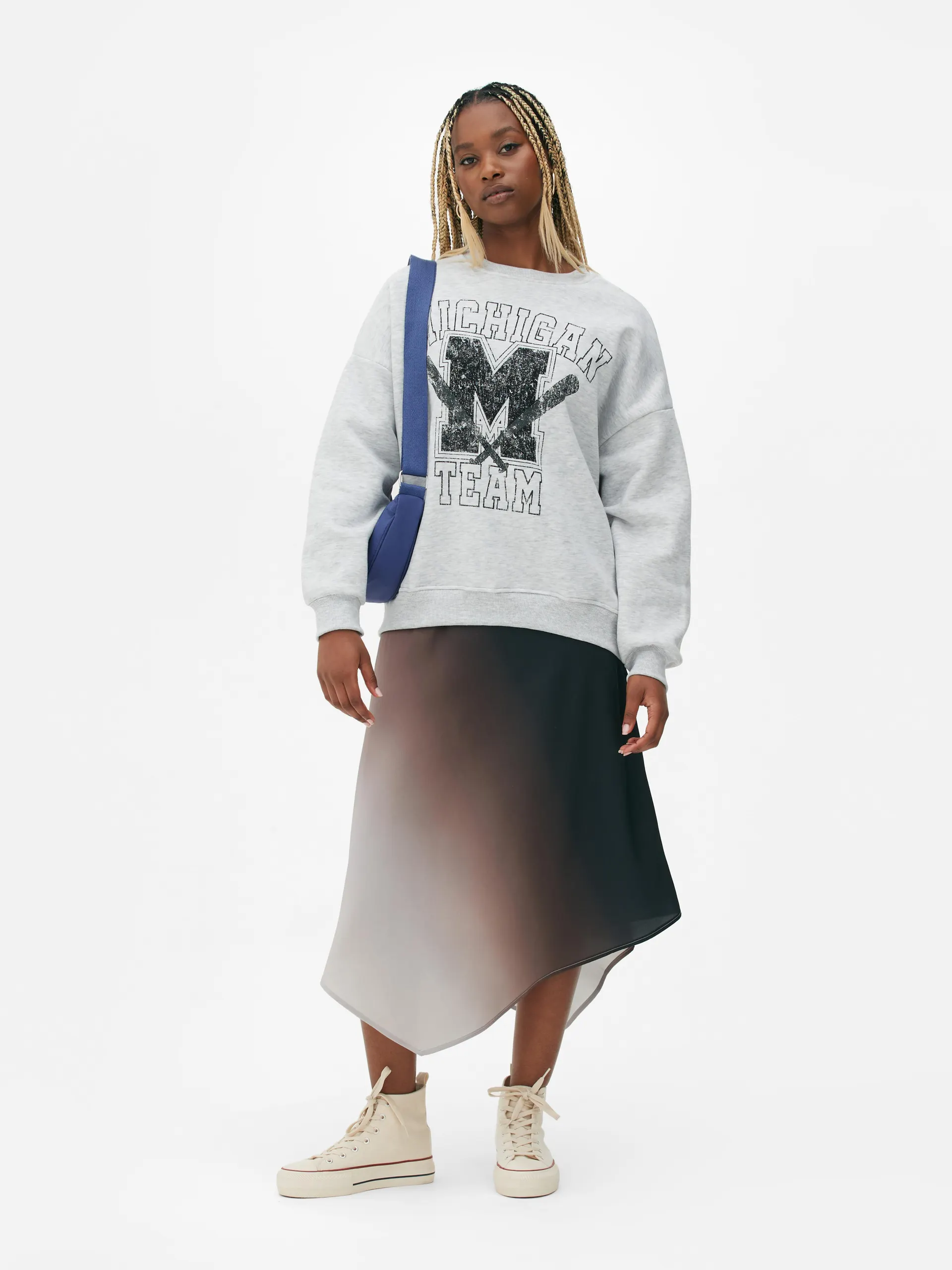 Camisola estampado estilo universitário desgastado