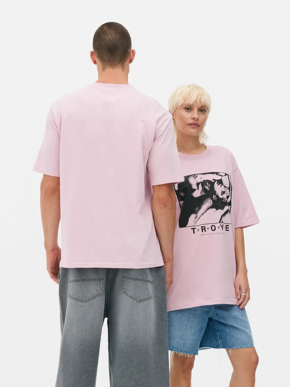 T-shirt gráfica Troye Sivan