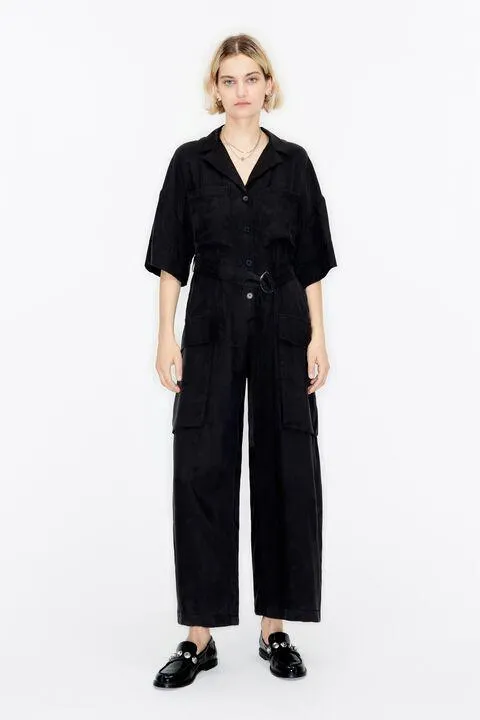 Macacão cargo fluido preto lavado