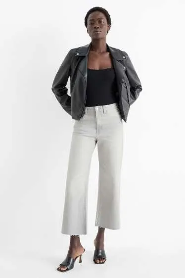 Cropped wide leg jeans - mid-rise waist