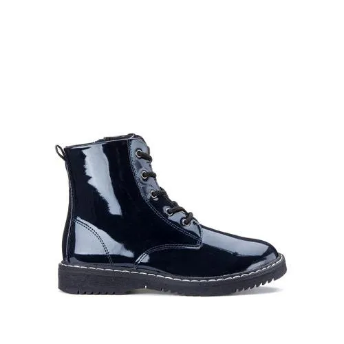 Botas envernizadas com fecho e atacadores