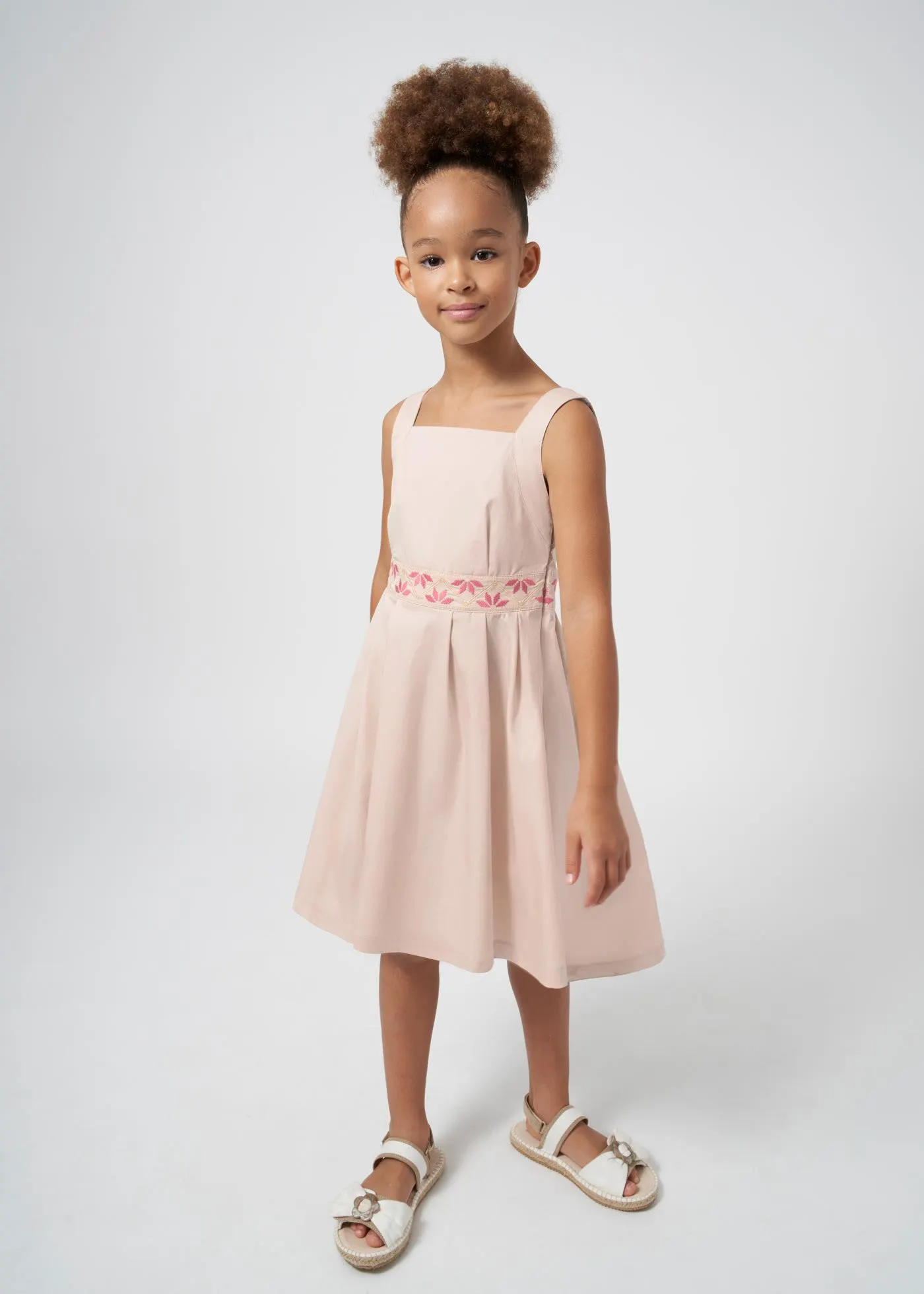 Vestido fita bordada rapariga