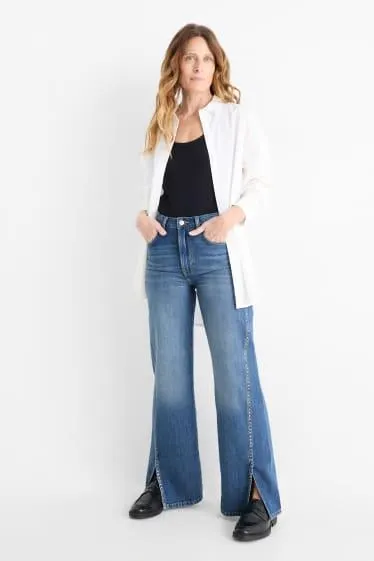Wide leg jeans - mid-rise waist