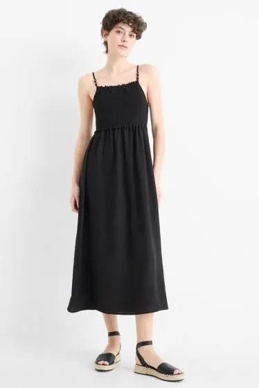 Fit & flare dress - textured - smocked