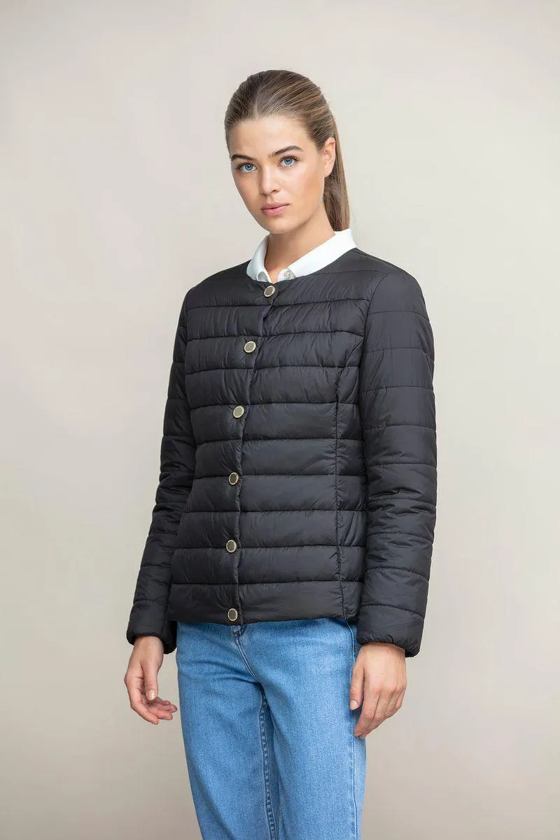 Casaco em nylon sem gola