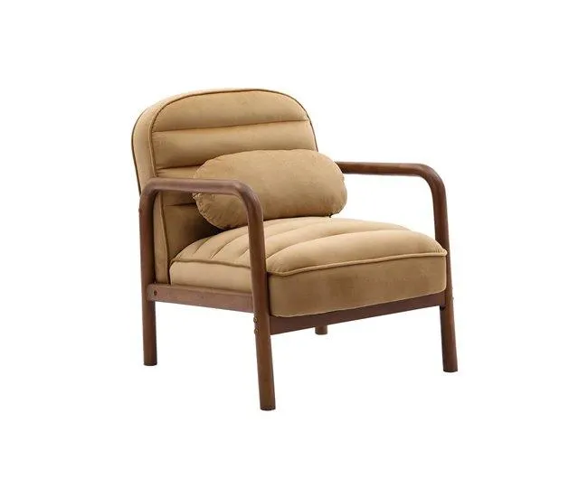 Cadeirão escandinavo em madeira de hevea manchada de nogueira e tecido de veludo camel