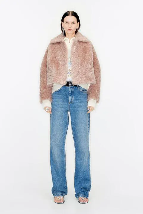 Casaco pelo rosa empoado