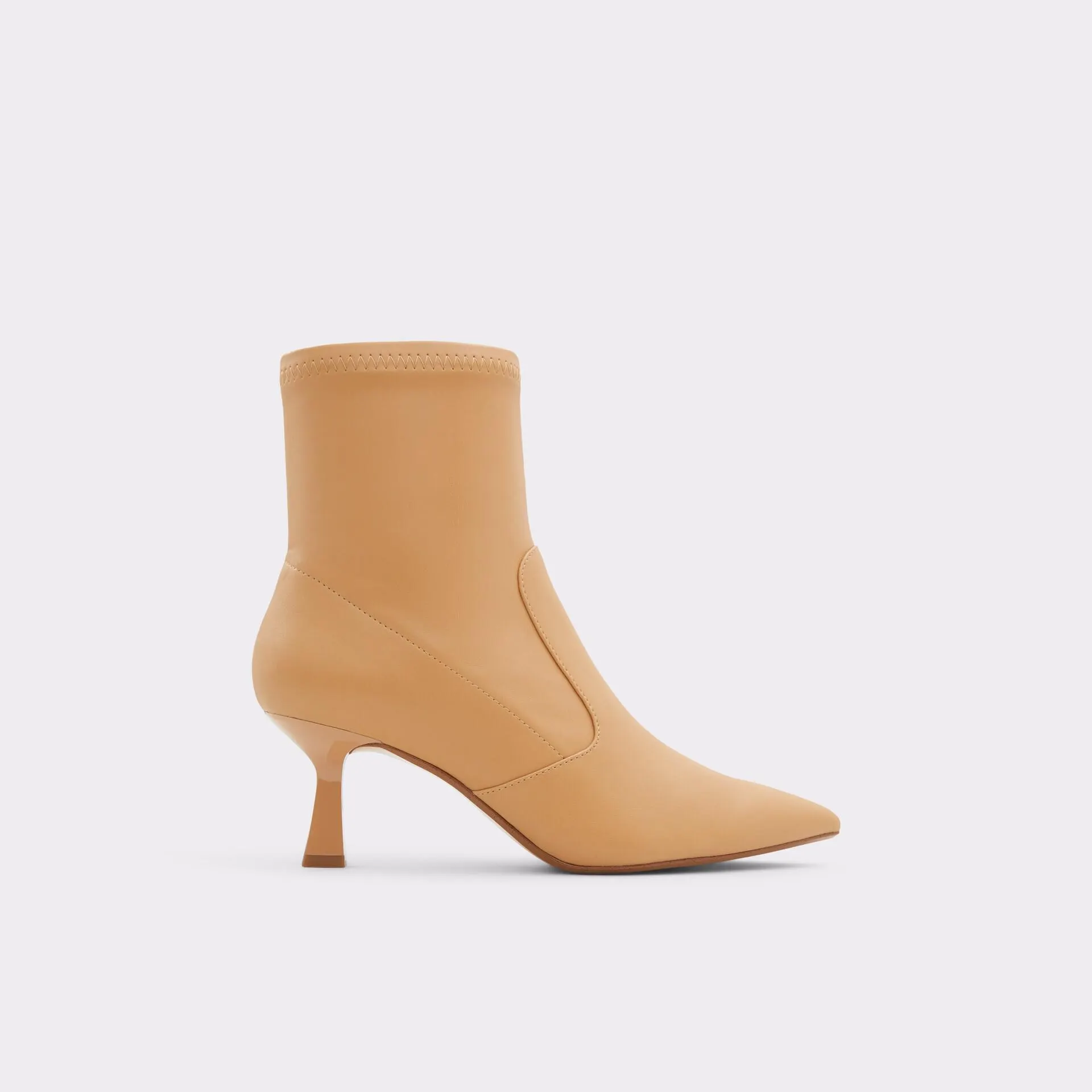 Botins em bege, salto fino - FAWNA