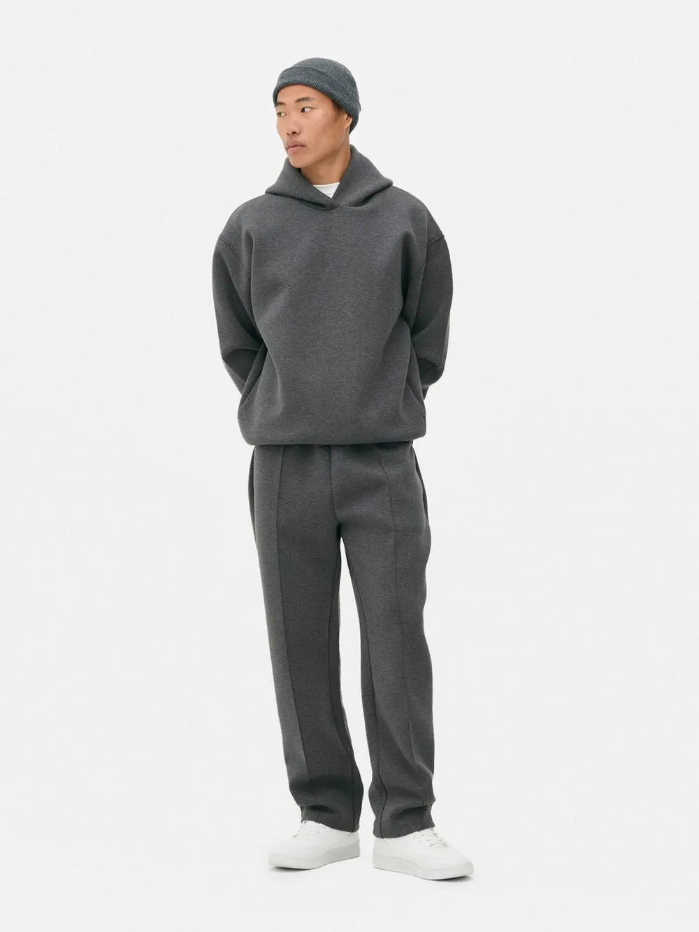 Mikina s kapucí a barevnými bloky