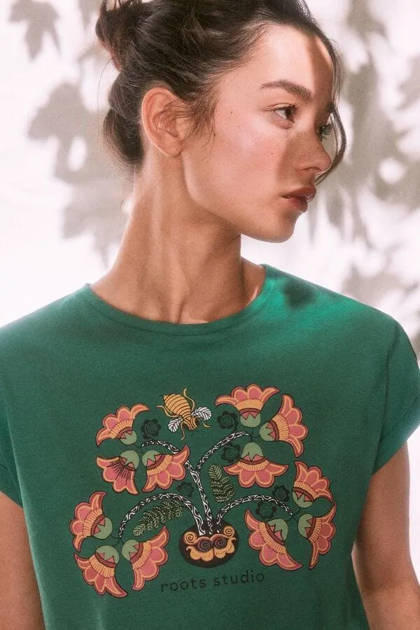 Camiseta Gráfica "Roots Studio"