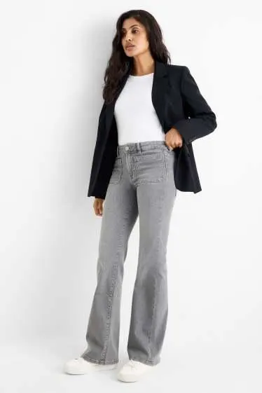 Flared jeans - mid-rise waist