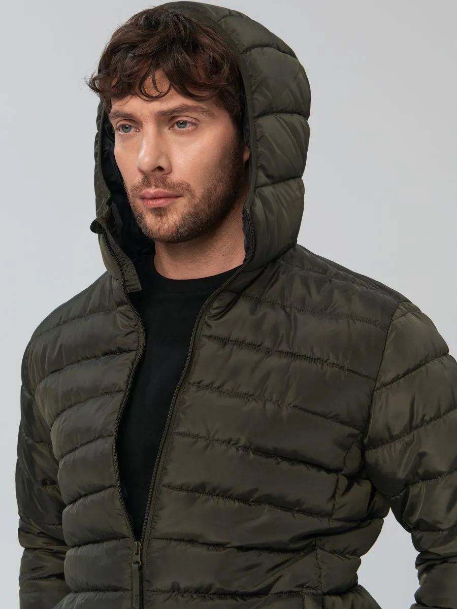 Geacă matlasată cu glugă