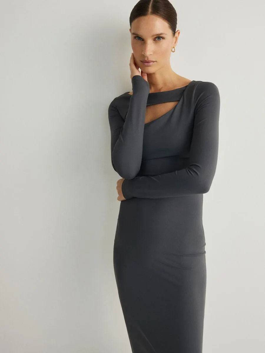 Rochie cu decolteu decorativ