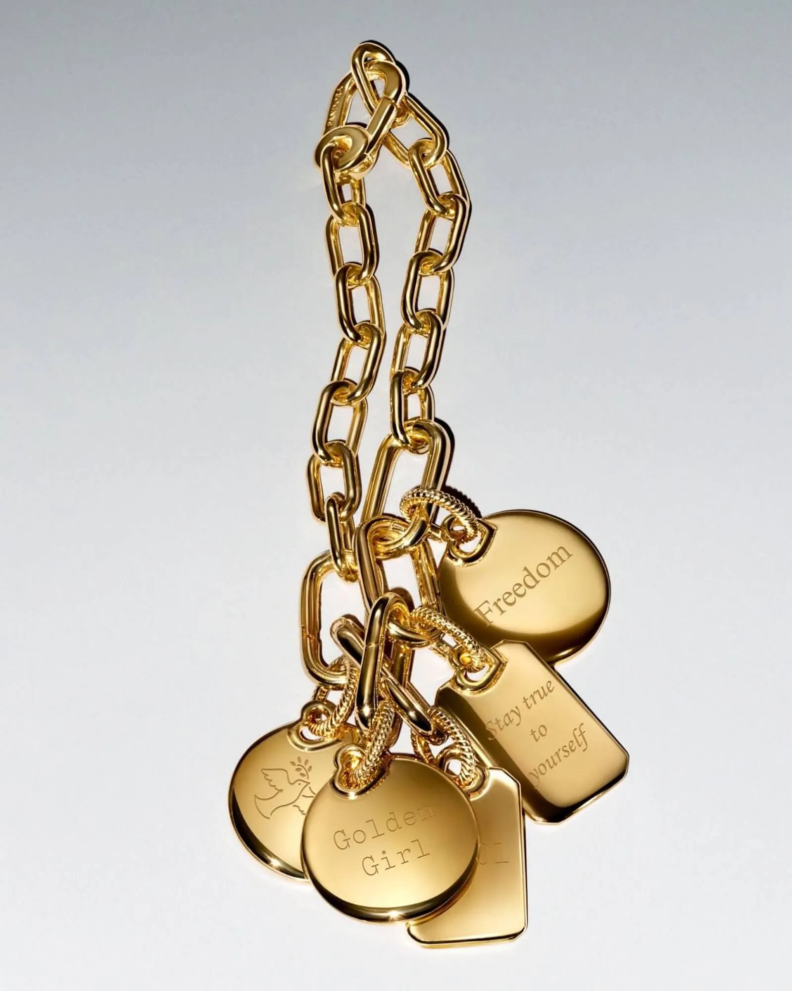 Catalog Catalog Pandora de la 14 martie până la 23 martie 2025 - Revista Pagina 4