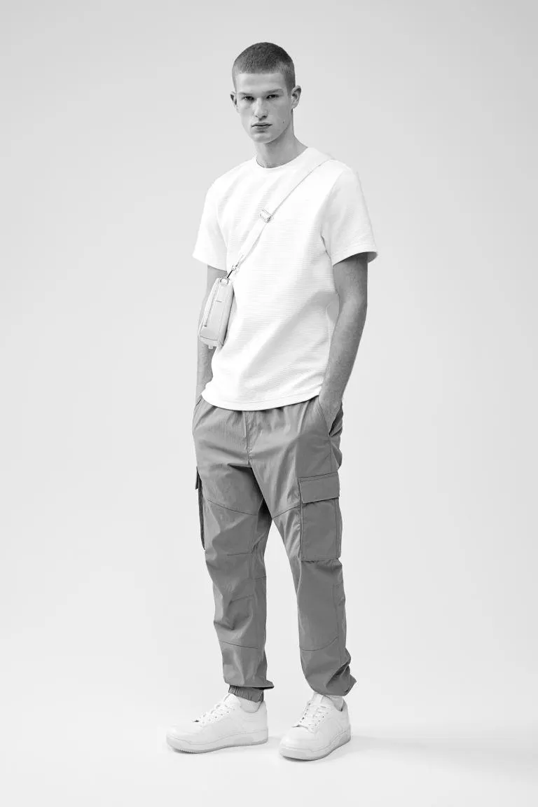 T-shirt Regular Fit με πλέξη ριμπ