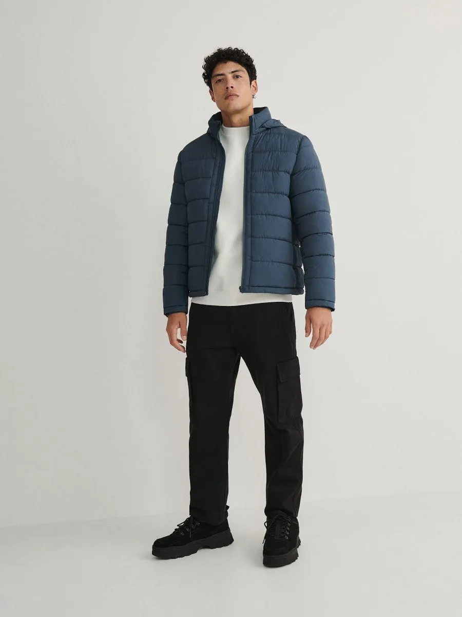 Geacă matlasată cu guler înalt