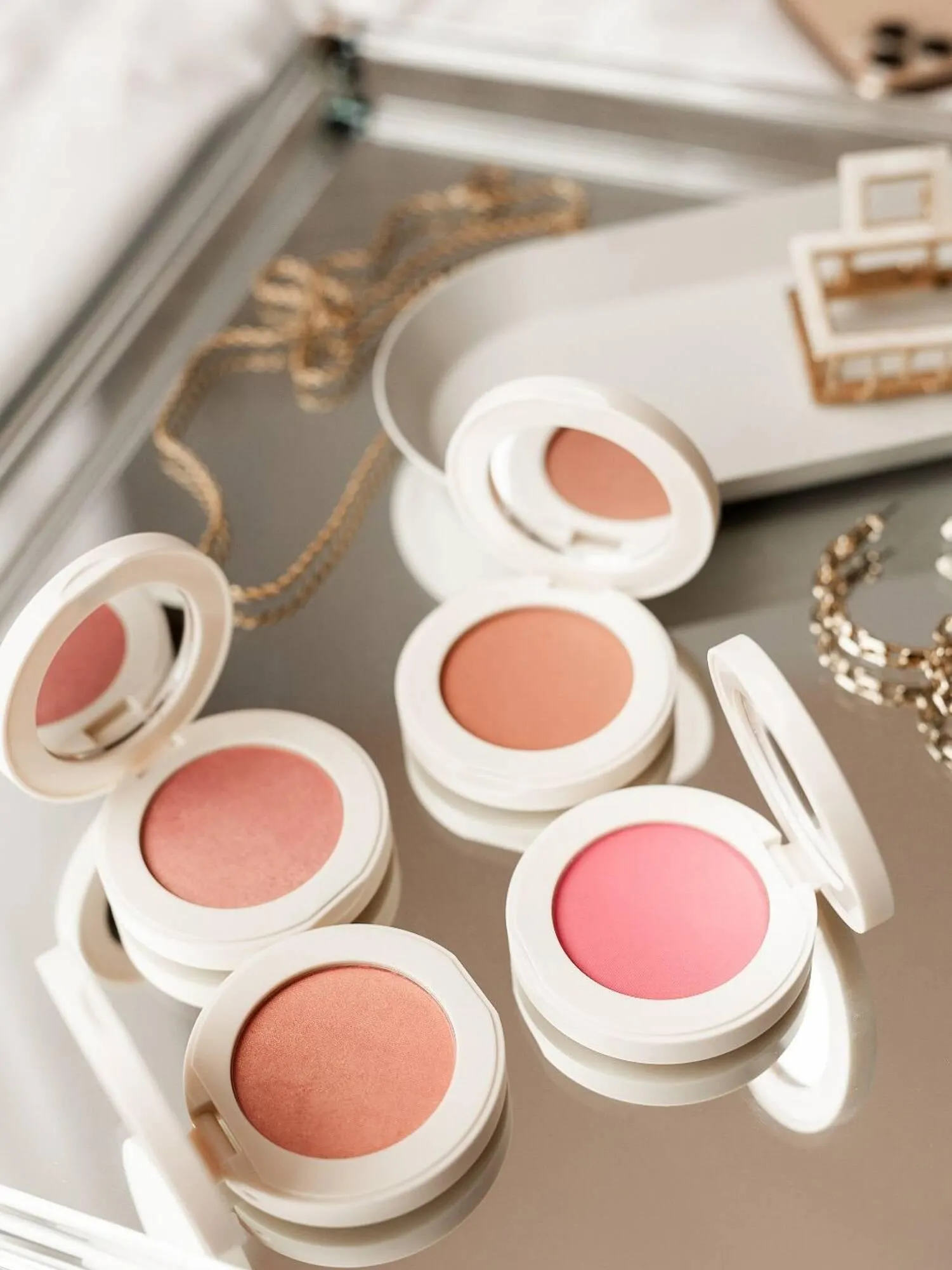 Catalog Catalog Farmasi de la 4 iulie până la 21 iulie 2025 - Revista Pagina 5