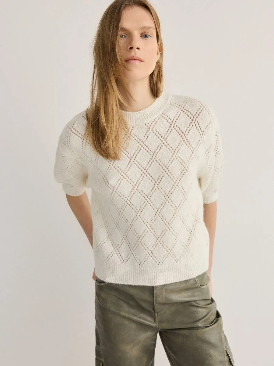 Pulover cu model ajurat