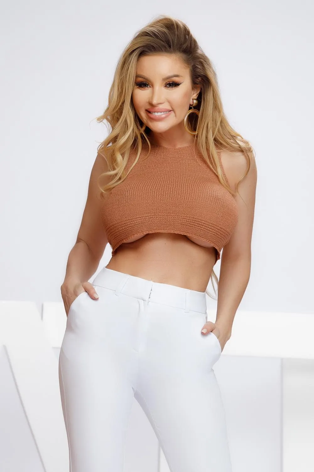 Maieu caramiziu scurt