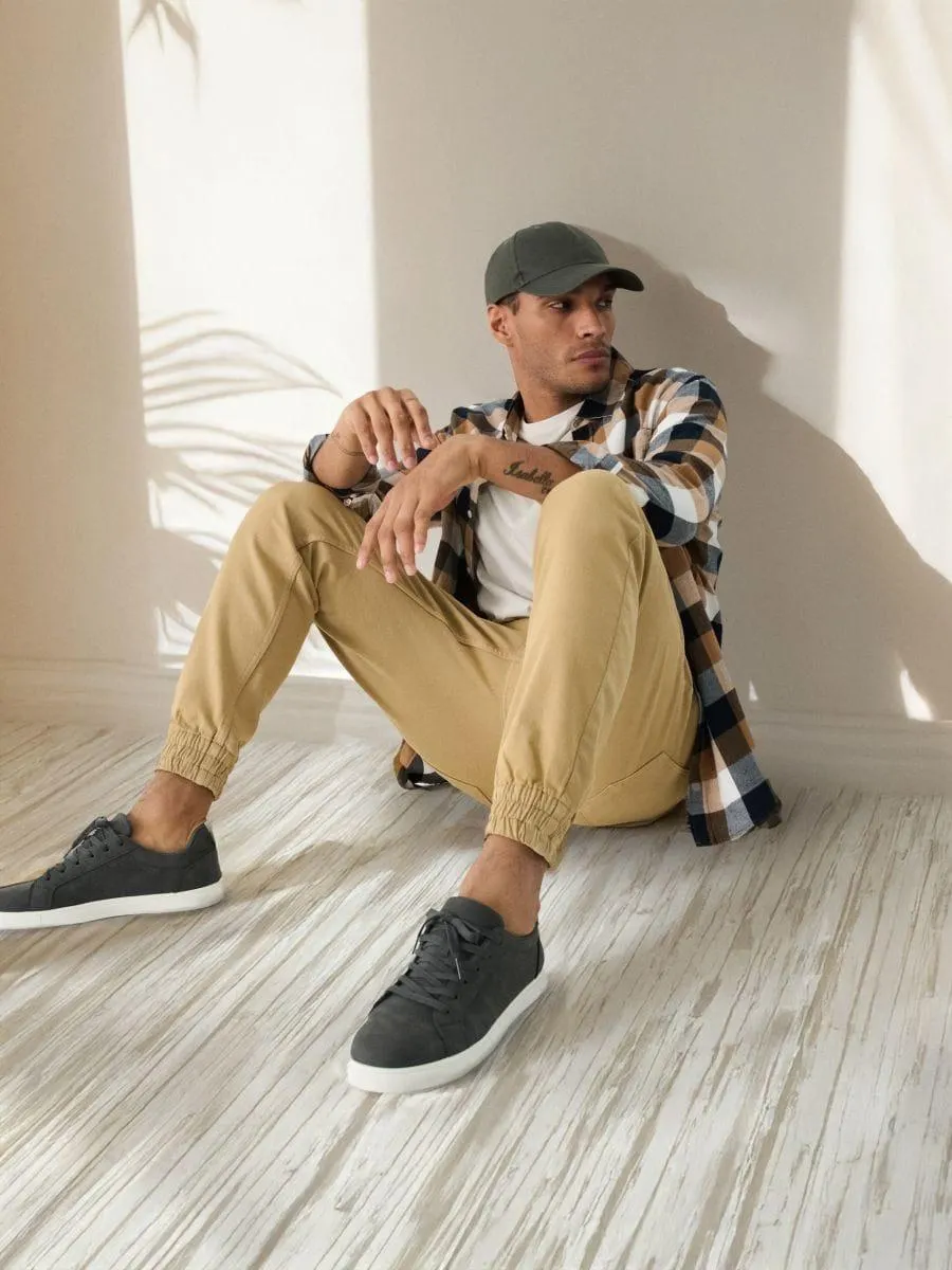 Adidași din imitație de piele