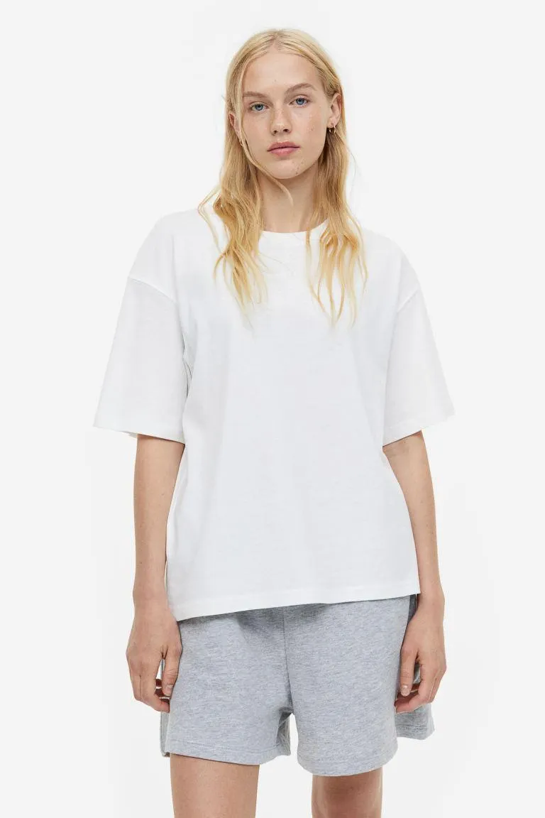 Tricou cu croi pătrat