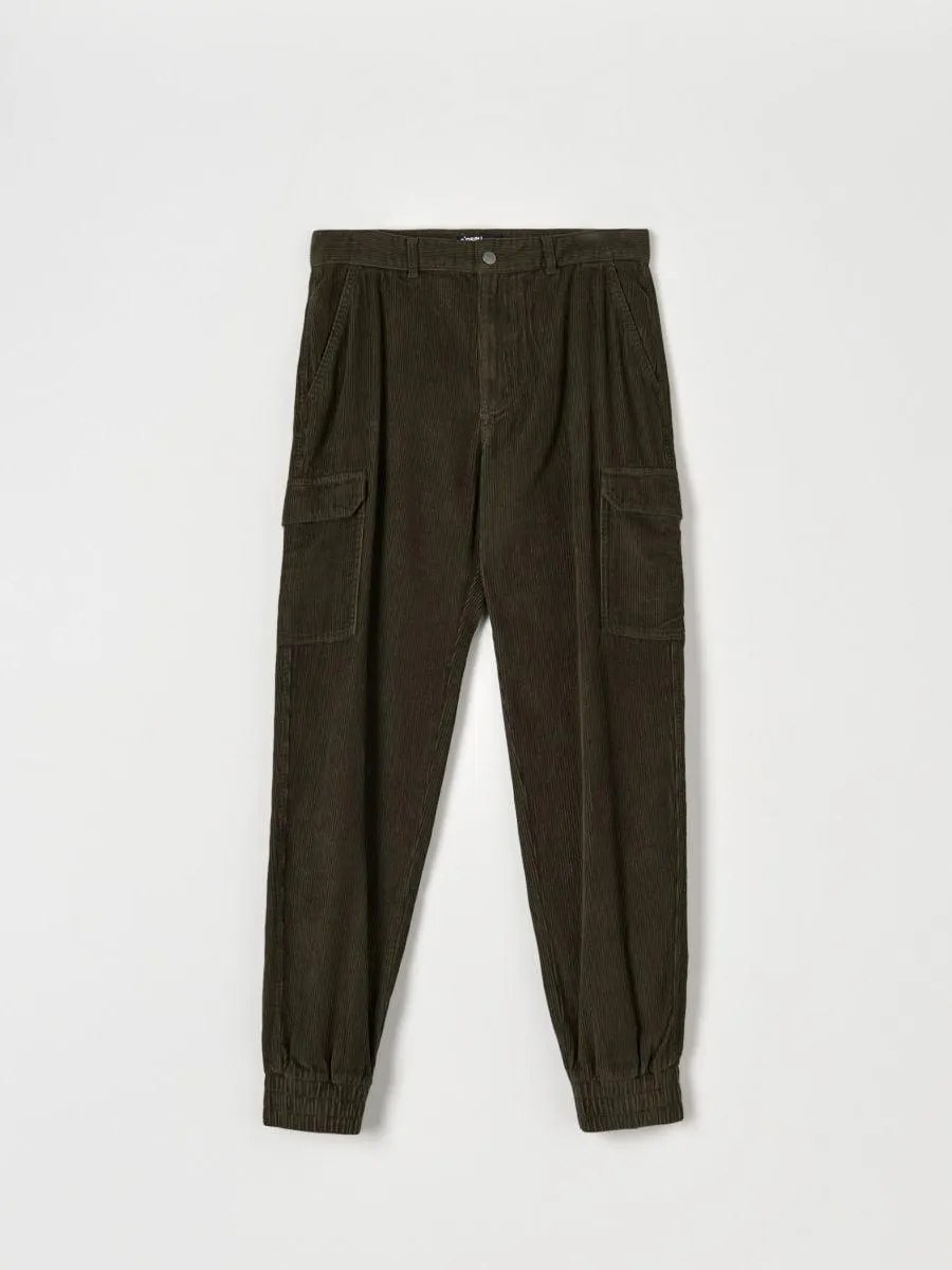 Pantaloni cargo