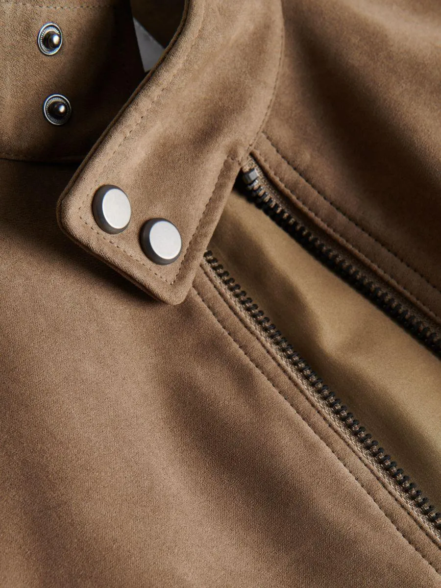 Geacă cu efect de piele întoarsă