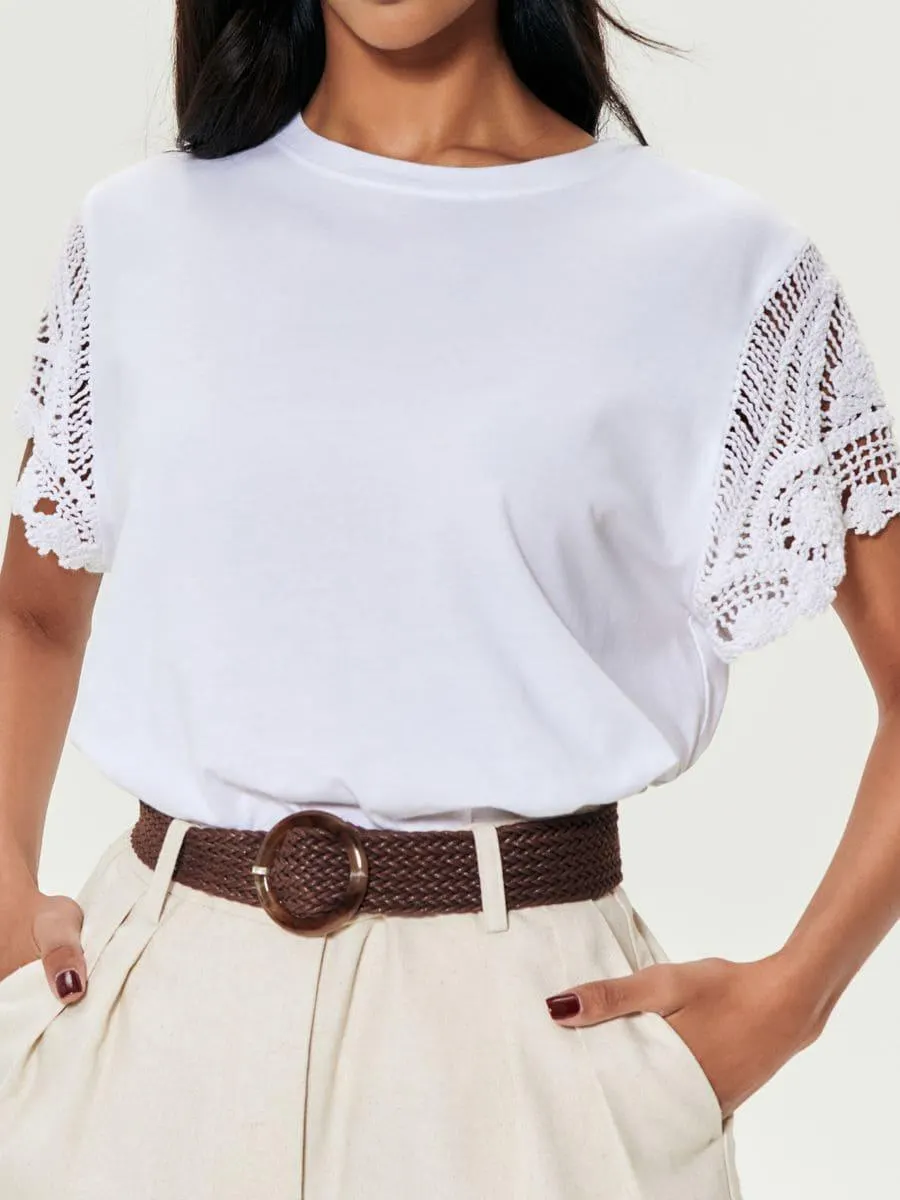 Tricou cu mâneci din dantelă