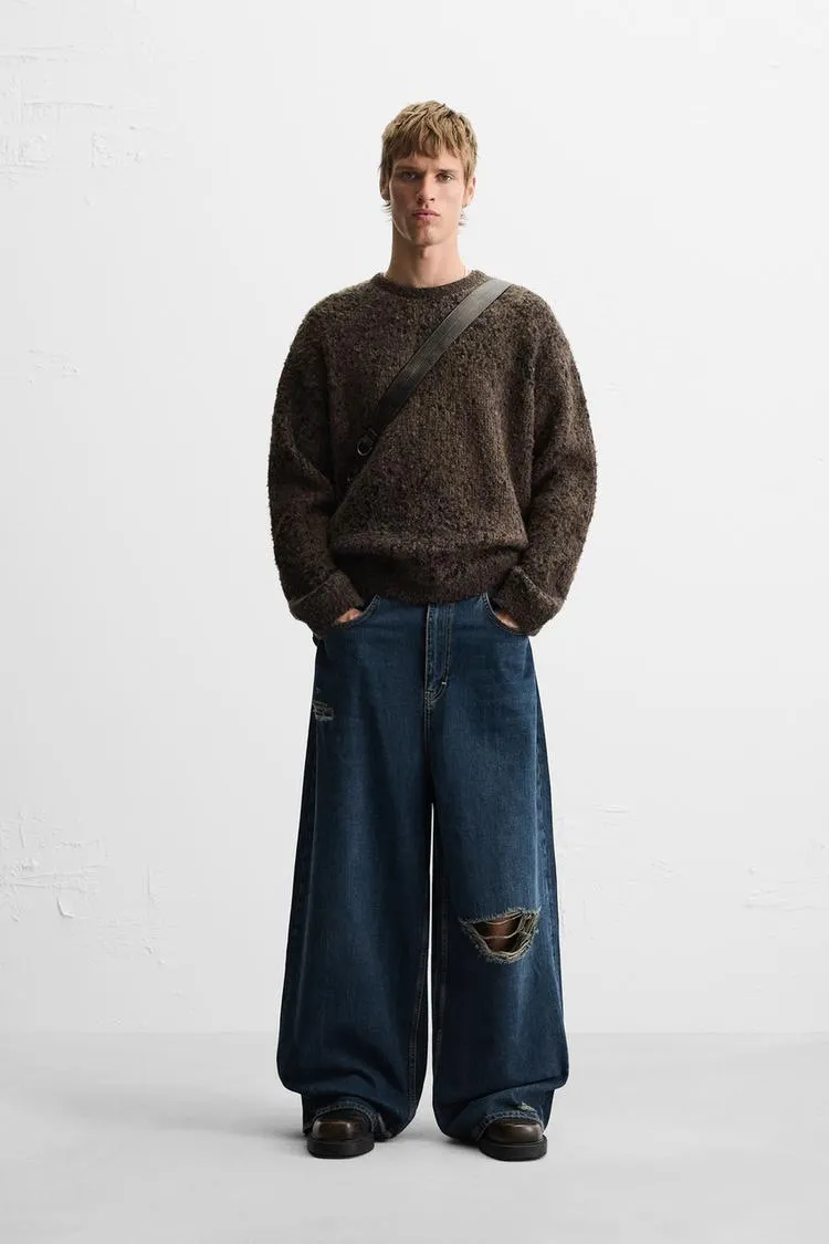 PULOVER CU DETALII PIXELATE JACARD