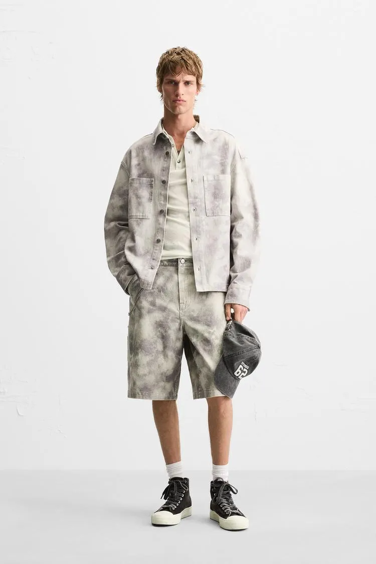 BERMUDE CU BUZUNAR DE CARPENTIER ȘI IMPRIMEU ABSTRACT