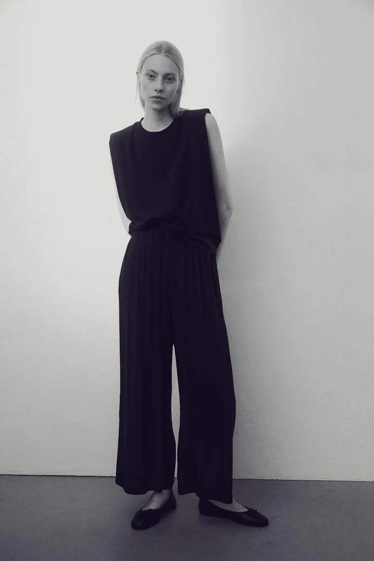 Cropped pull-on trousers