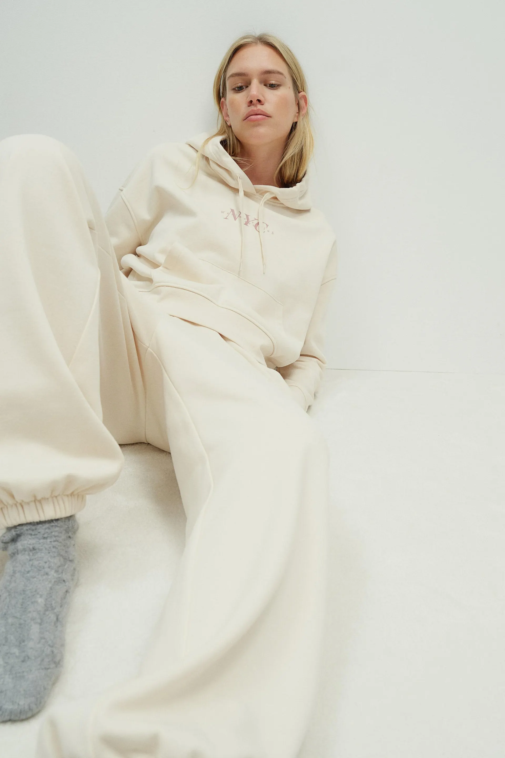 Pantaloni tip jogging cu talie înaltă