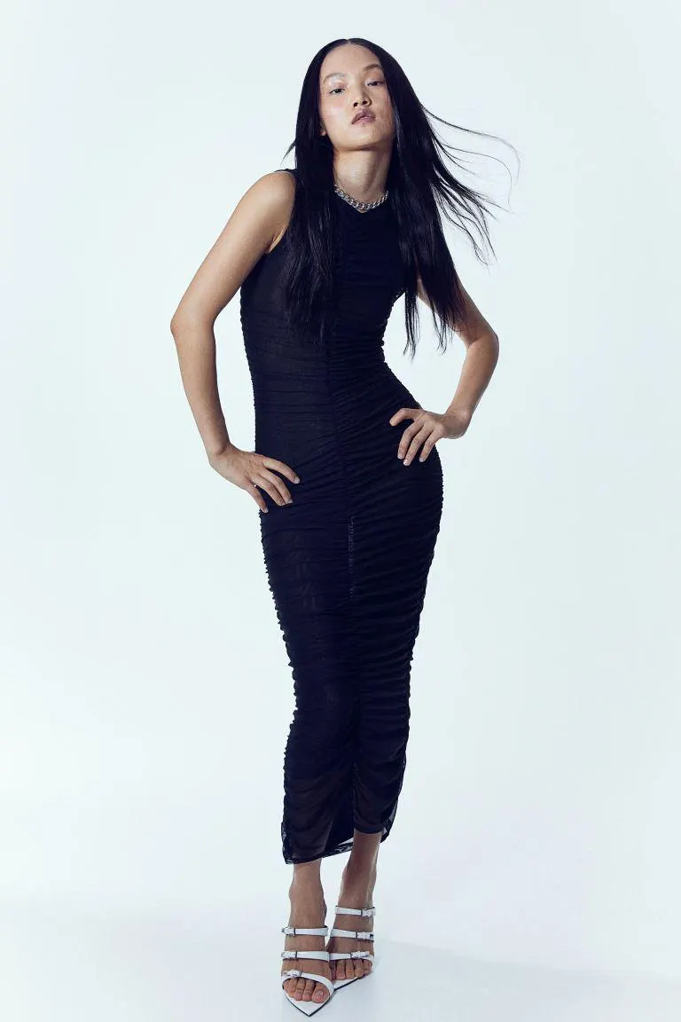 Rochie mulată cu încrețituri